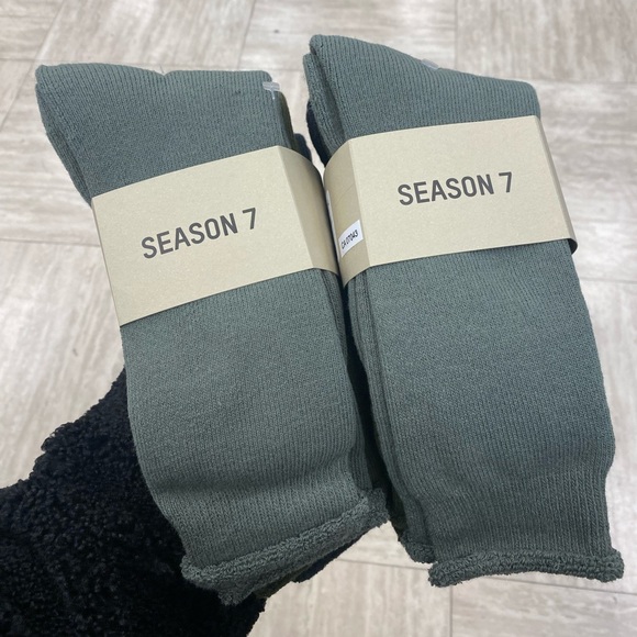 Yeezy Season 7 Bouclette Socks - Picture 2 of 5